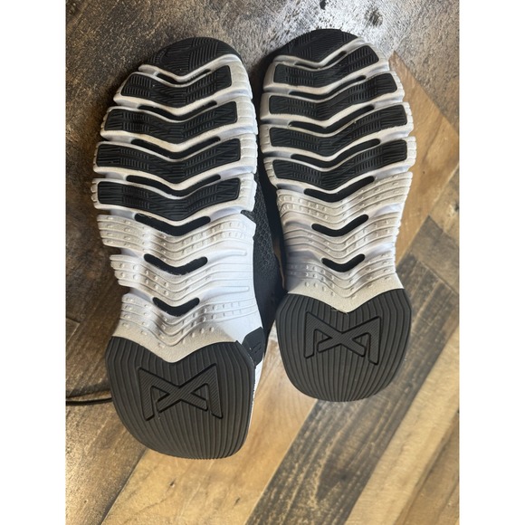 EUC Women's Size 7 - Nike Free Metcon 4 Black And White - Picture 3 of 6